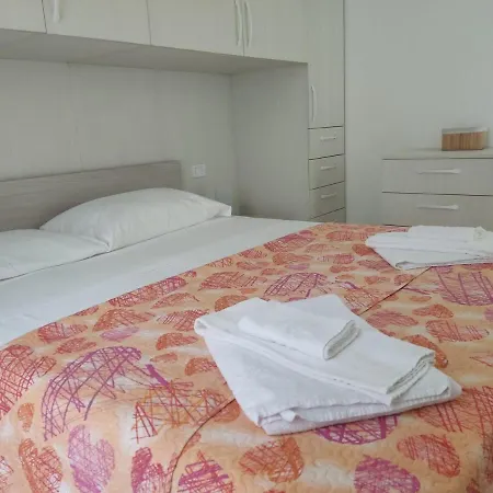 Host4u - Blondie With Pool & Beautiful View On Iseo Appartement *